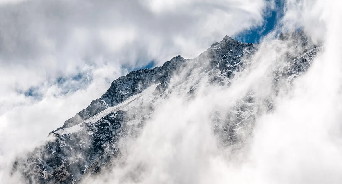 Comment l'altitude influence les performances de votre smartphone en 2026